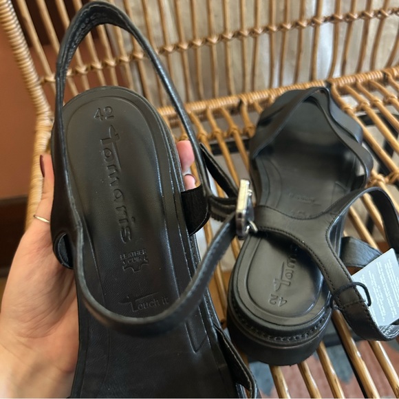 Tamaris Christa Black Leather Buckle Sandals‎ Flats Strappy NEW Size 42 (US 11) - Picture 5 of 6